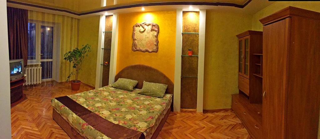 Apartment On Hrushevskoho 28 Lutsʼk 外观 照片